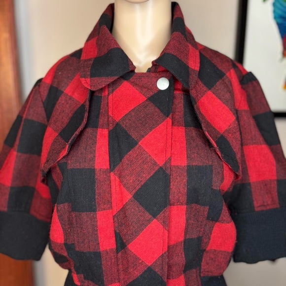 Dots Plaid Cape in Red and Black - Picture 1 of 7